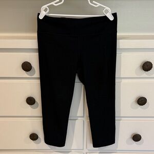 Under Armour Women’s Black 3/4 Capri Leggings Small S